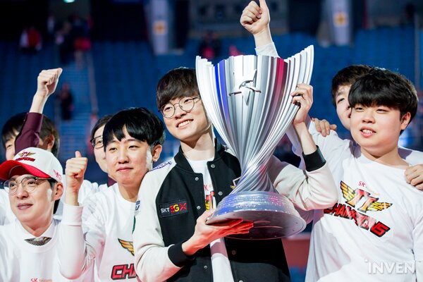 Káº¿t quáº£ hÃ¬nh áº£nh cho skt 2019